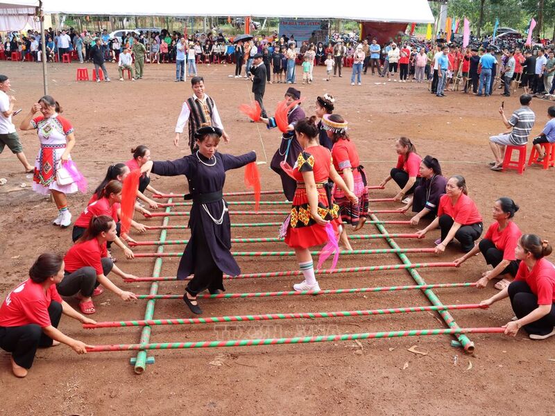 Lễ hội Lồng Tồng góp phần bảo tồn bản sắc dân tộc, giáo dục thế hệ trẻ và phát triển du lịch văn hóa. 