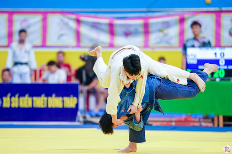 Các trận Judo được phân định bằng những điểm số như Ippon, Waza-ari và các lỗi phạt theo quy định thi đấu.