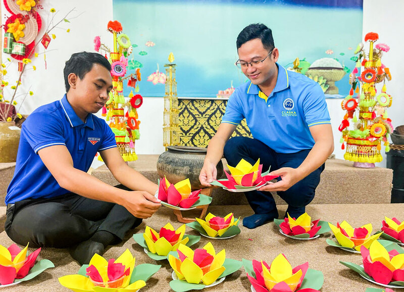 Lễ hội Ok Om Bok gắn kết người dân giúp gìn giữ truyền thống và truyền dạy văn hóa cho thế hệ trẻ. 