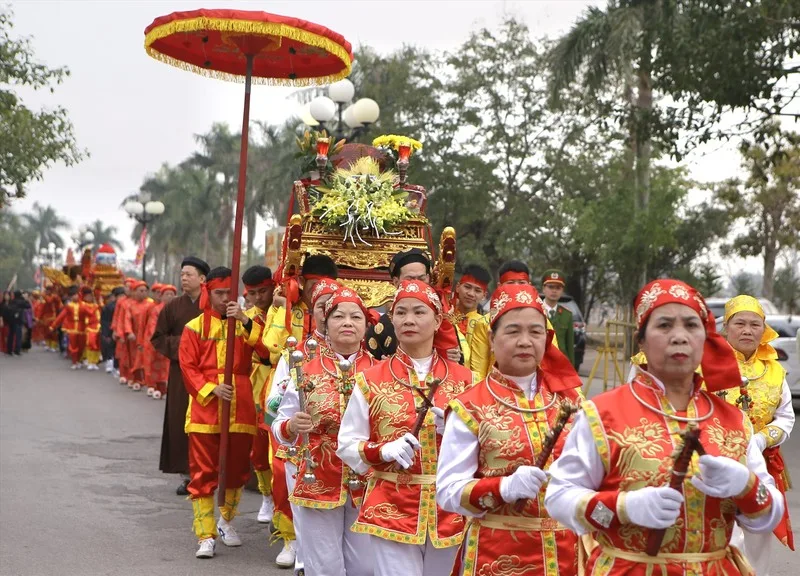 Nhiều nghi thức truyền thống được thực hiện trang nghiêm trong lễ hội đền Trần Nam Định, gắn với tín ngưỡng và ký ức triều Trần.