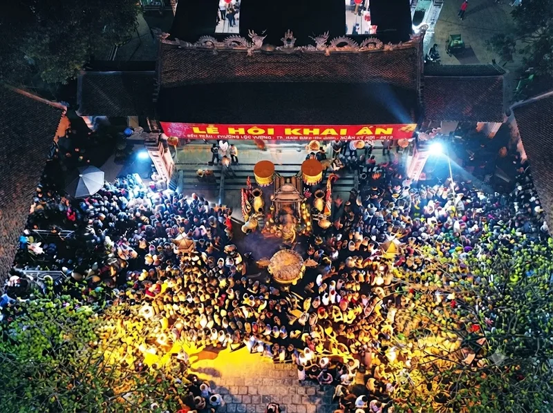 Nghi lễ Khai ấn thu hút du khách bởi giá trị lịch sử, tín ngưỡng và mong ước về một năm bình an, thuận lợi.