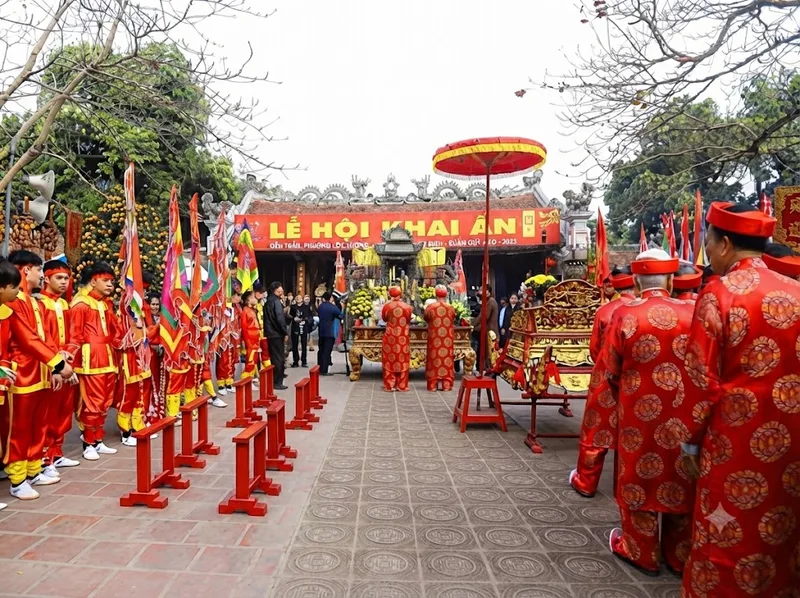 Lễ hội đền Trần Nam Định là dịp tưởng nhớ các vua Trần, tiền nhân và thể hiện đạo lý uống nước nhớ nguồn của người Việt.